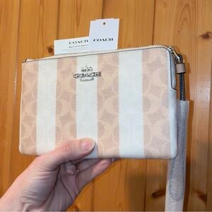 Lg Coach Zip Wristlet NWT